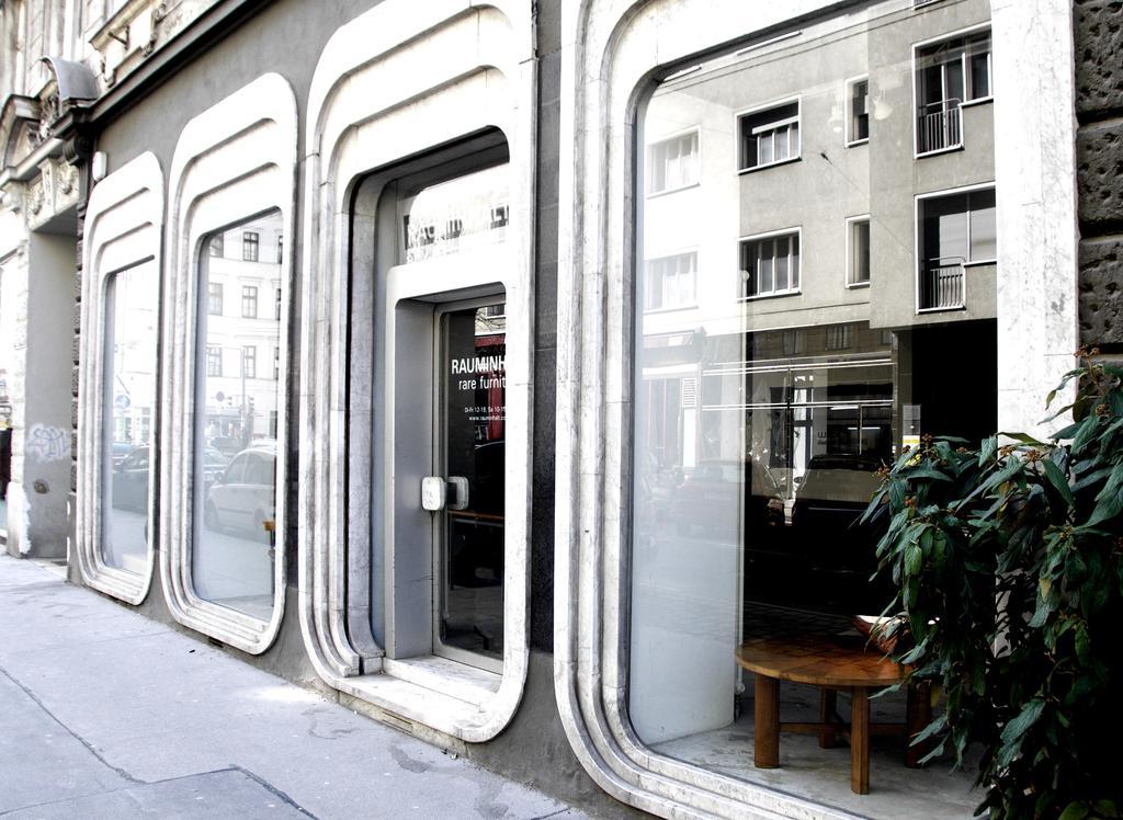 State Opera Alley * Vienna
